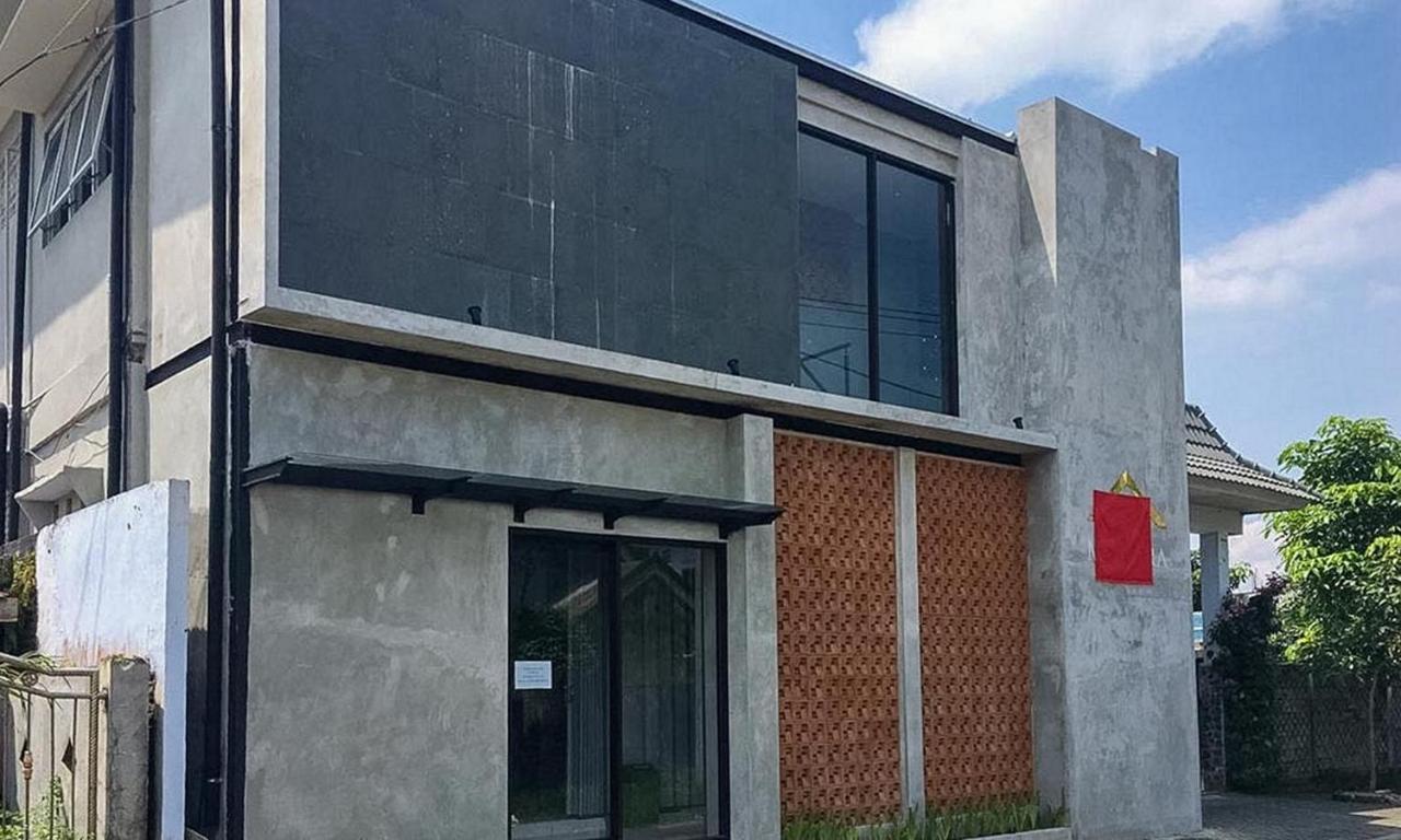 Reddoorz Near Wisata Paribendo Lawang Hotel Exterior photo