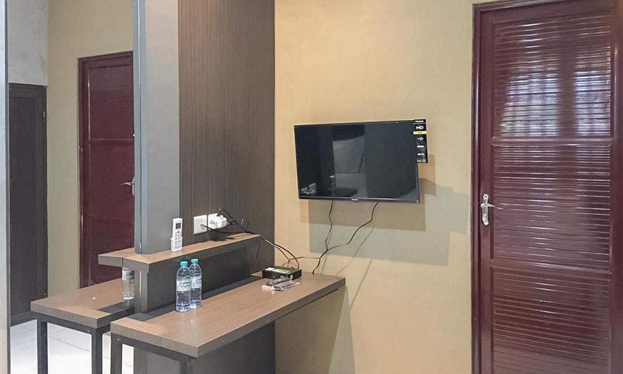 Reddoorz Near Wisata Paribendo Lawang Hotel Exterior photo